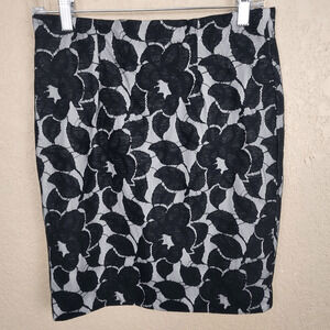 Ann Taylor Black Lace Overlay Pencil Skirt 6 Petite (6935)